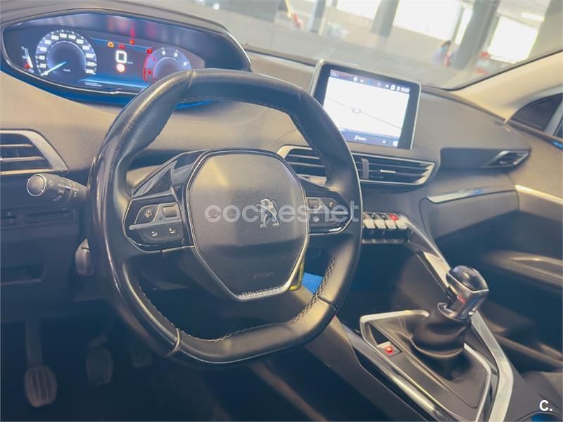 Usado Peugeot 5008 Allure 130 CV (95 kW) 2020 Blanco SUV