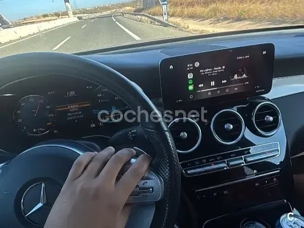 Usado Mercedes GLC220 194 CV (142 kW) 2021 Gris / plata SUV