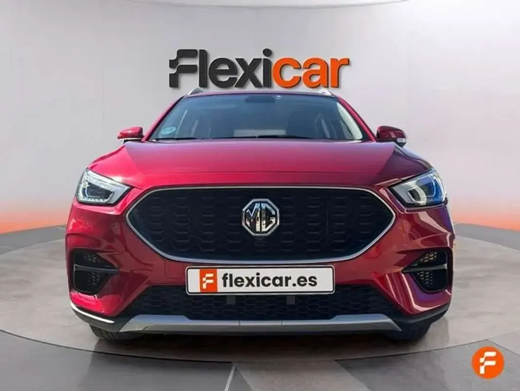 Usado MG ZS 106 CV (77 kW) 2023 Rojo SUV