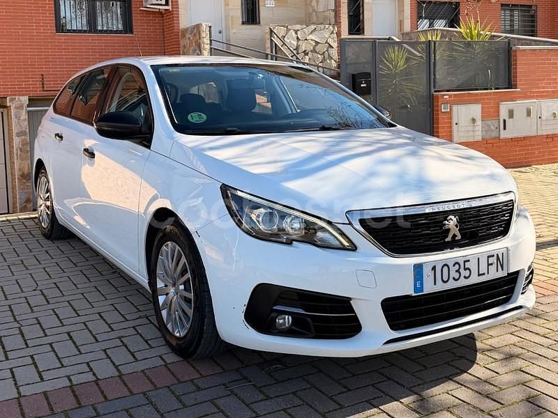 Usado Peugeot 308 SW Access 100 CV (73 kW) 2020 Blanco Familiar