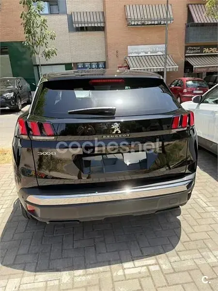 Usado Peugeot 3008 Allure 130 CV (95 kW) 2023 Negro SUV