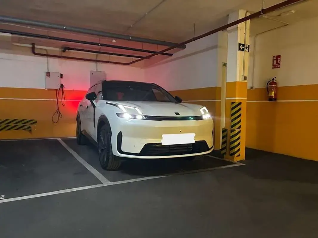 Usado Lynk & Co 08 351 CV (258 kW) 2026 Blanco SUV