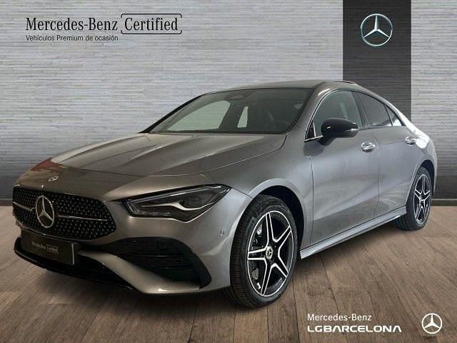 Gris montaña Usado 2025 Mercedes CLA250e AMG line Berlina | 39.900 € (Buen precio) - Imagen 1/4