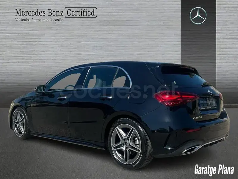 Usado Mercedes A180 116 CV (85 kW) 2023 Negro Berlina