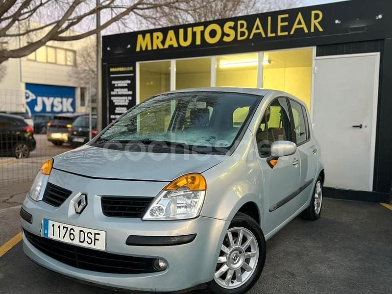 Gris / plata Usado 2005 Renault Modus Monovolumen | 2990 € (Buen precio) - Imagen 1/4