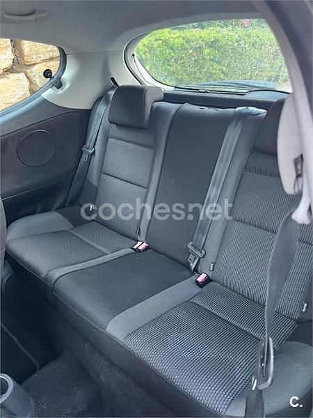 Usado Peugeot 207 90 CV (66 kW) 2011 Blanco Berlina