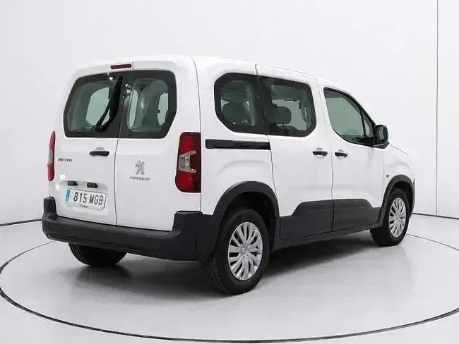 Usado Peugeot Rifter Business-Line 100 CV (73 kW) 2023 Blanco Monovolumen