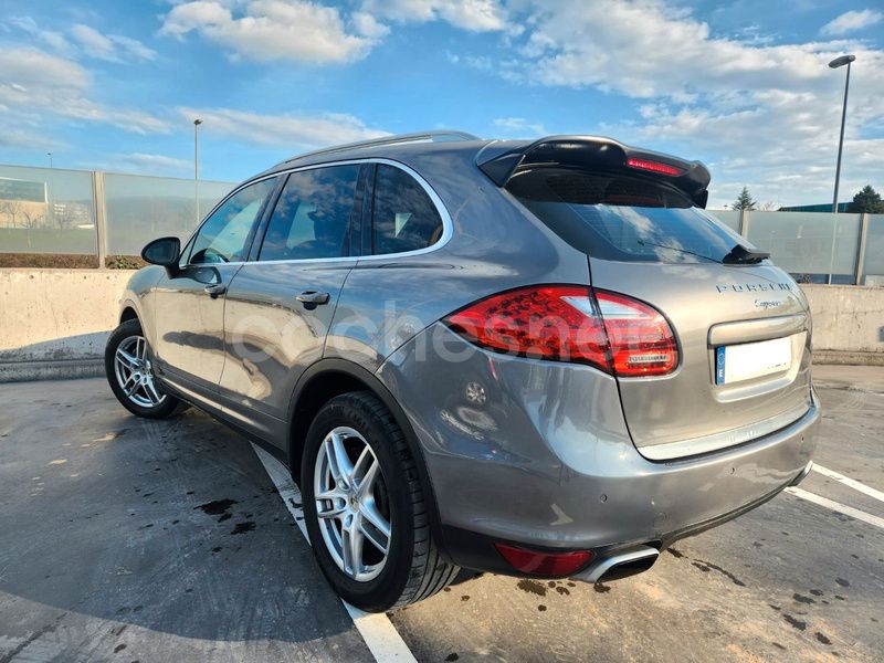 Usado Porsche Cayenne 245 CV (180 kW) 2012 Gris / plata SUV