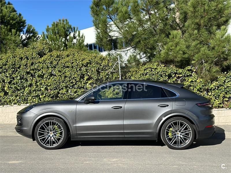 Gris / plata Usado 2019 Porsche Cayenne Coupe Coupe | 72.500 € - Imagen 1/4