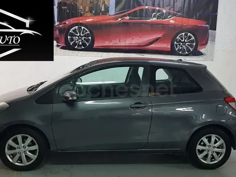 Używany Toyota Yaris Active 90 KM (66 kW) 2012 Szary Hatchback