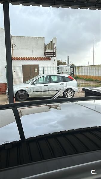 Usado Ford Focus Trend 100 CV (73 kW) 2003 Verde Berlina