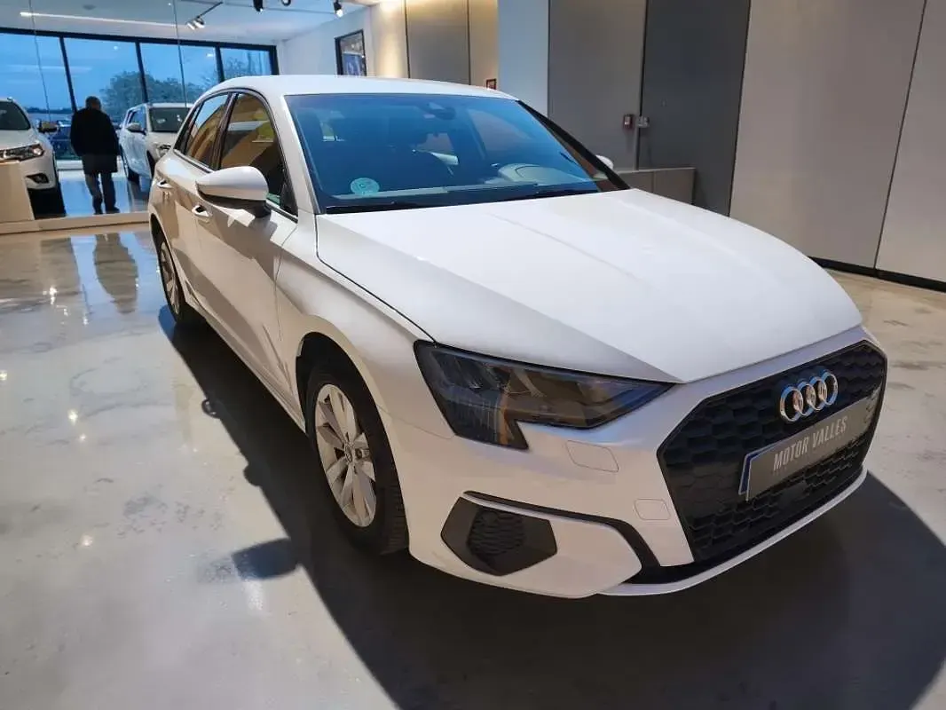 Usado Audi A3 Sportback Advanced 150 CV (110 kW) 2023 Blanco Utilitario