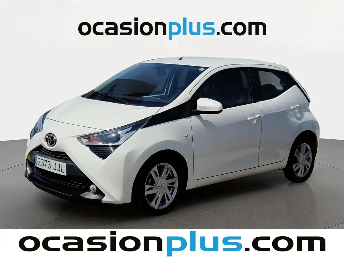Usado Toyota Aygo X-play 69 CV (50 kW) 2015 Utilitario