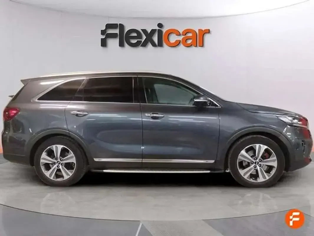 Usado Kia Sorento GT-Line 200 CV (147 kW) 2019 Azul SUV
