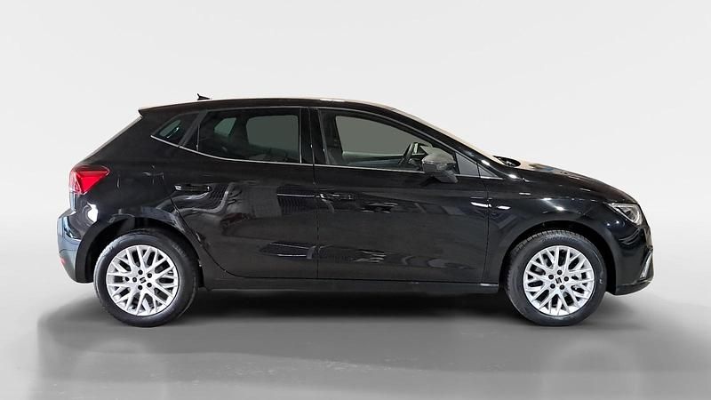 Usado Seat Ibiza XCELLENCE 115 CV (84 kW) 2025 Negro Berlina