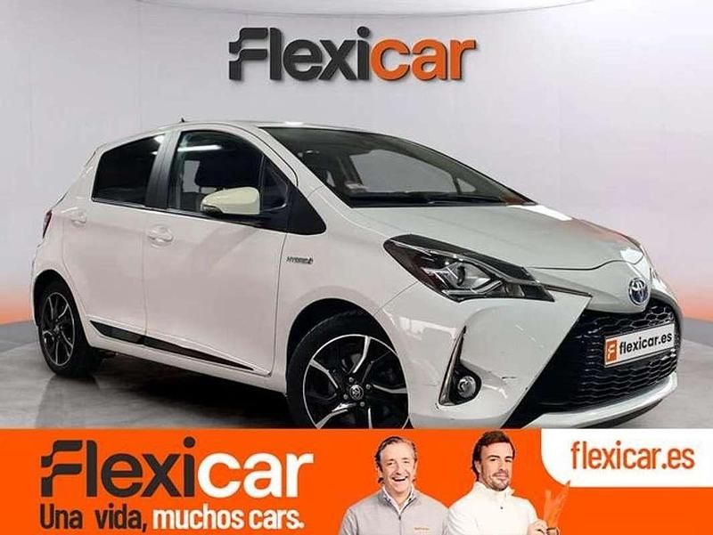 Usado Toyota Yaris Hybrid 101 CV (74 kW) 2017 Blanco Berlina