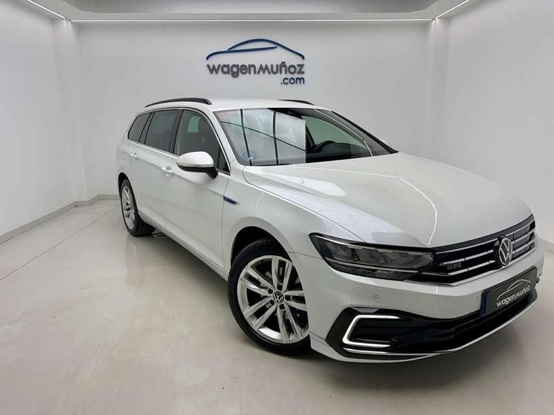 Usado VW Passat GTE 218 CV (160 kW) 2021 Blanco Familiar