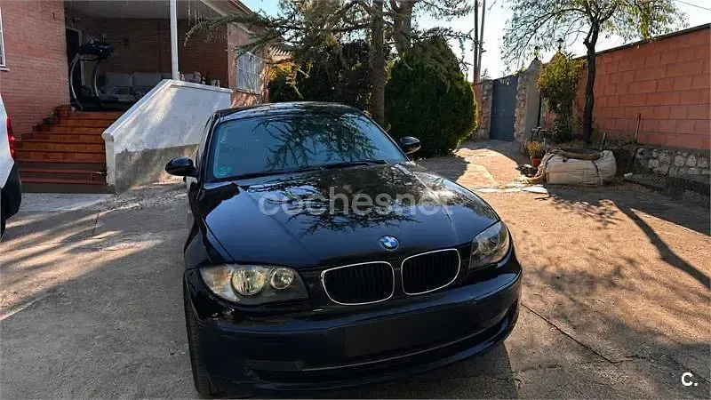 Usado BMW 120 170 CV (125 kW) 2007 Negro Utilitario
