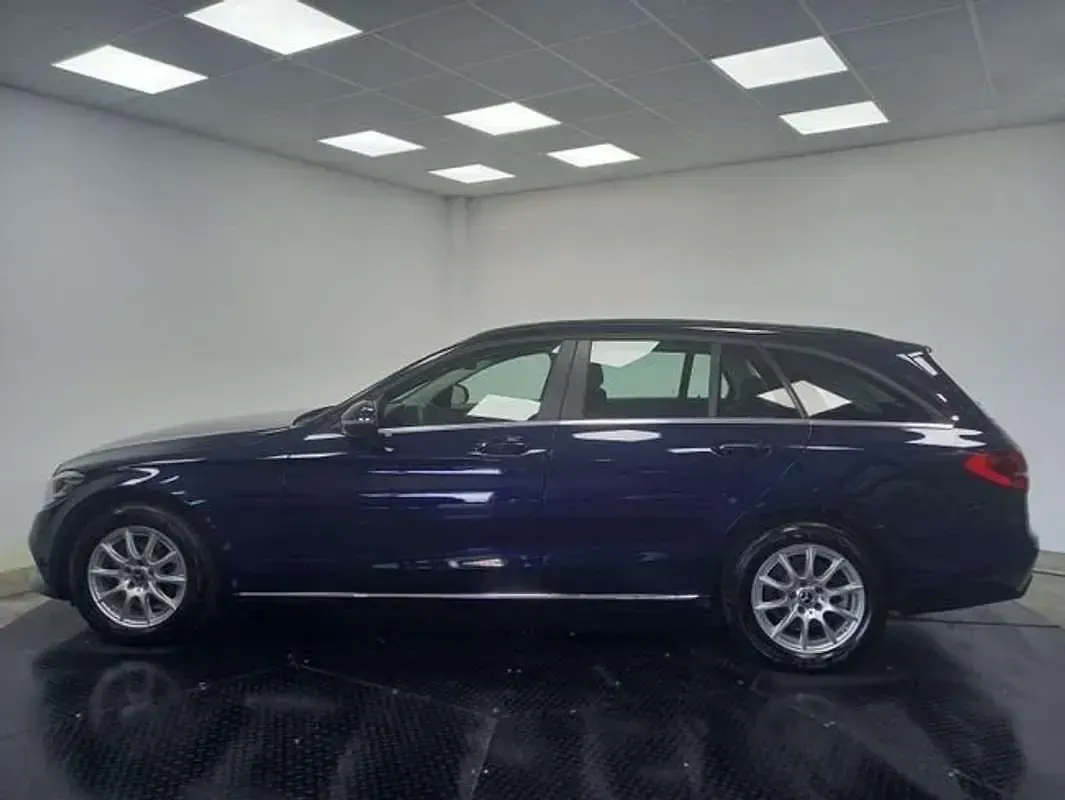 Usado Mercedes C200 Business 162 CV (119 kW) 2019 Negro Familiar