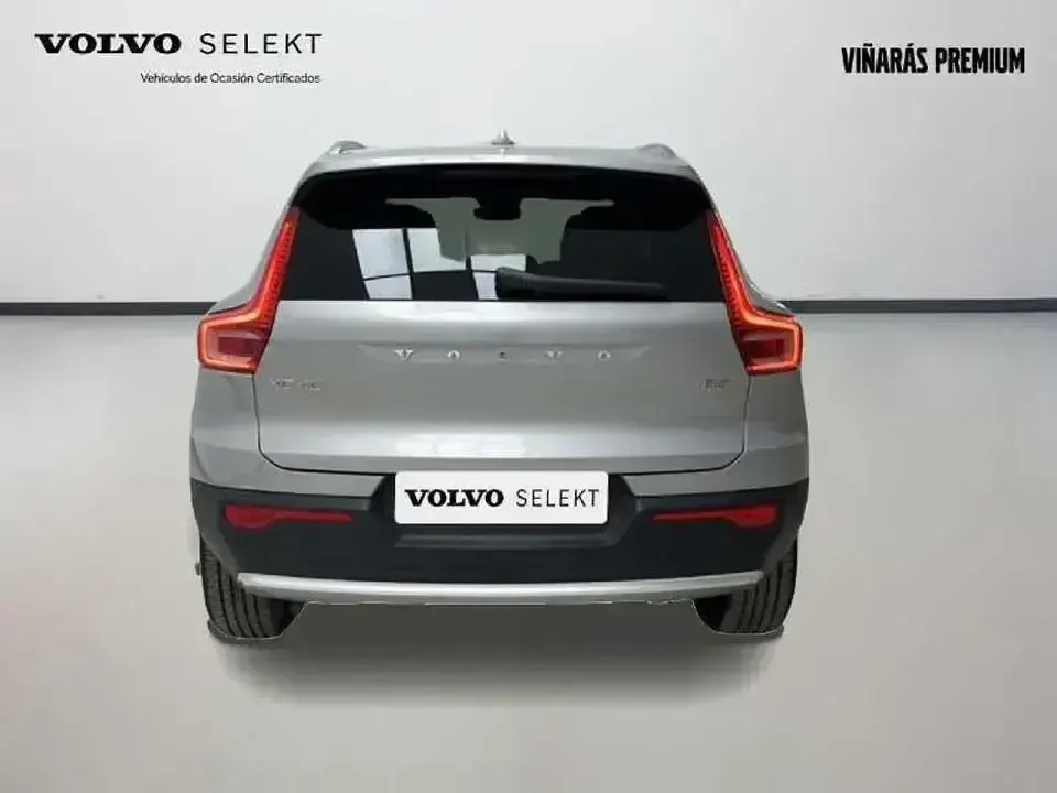 Usado Volvo XC40 Core 163 HP (119 kW) 2022 Cinzento SUV