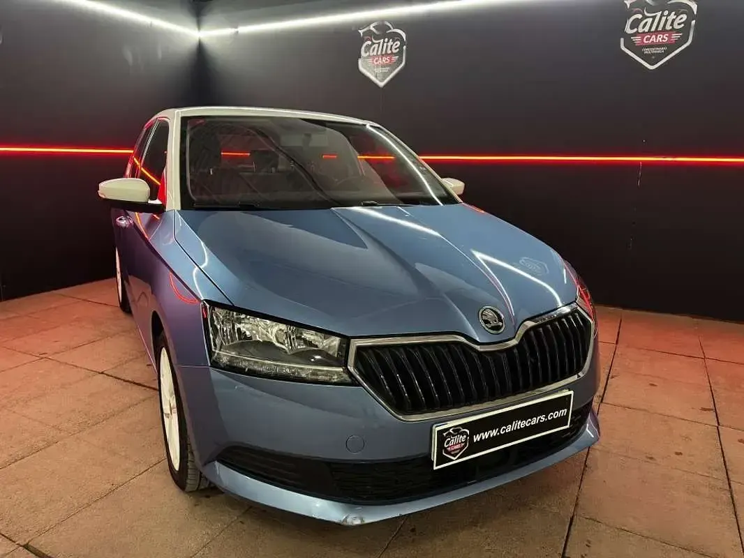 Usado Skoda Fabia 75 CV (55 kW) 2019 Azul Utilitario