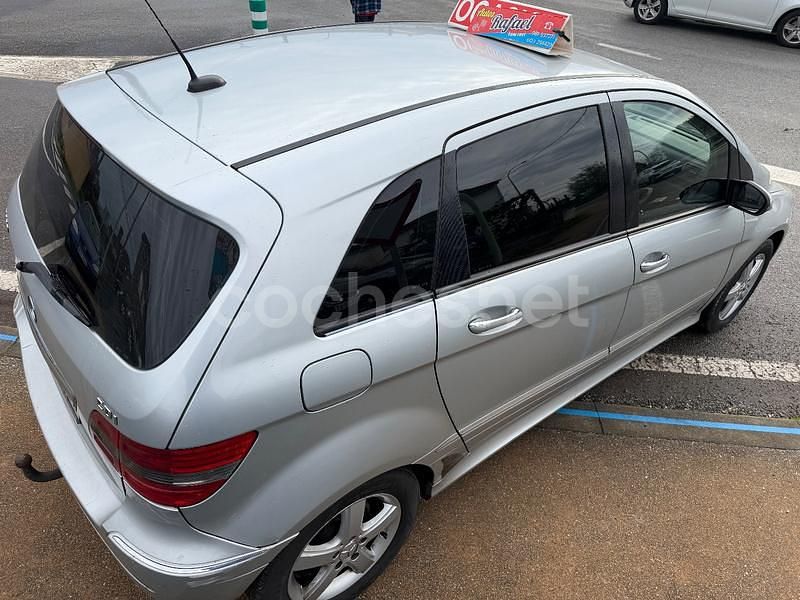 Usado Mercedes B200 140 CV (102 kW) 2006 Gris / plata Monovolumen