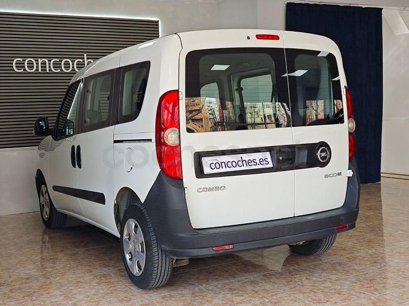 Usado Opel Combo Expression 90 CV (66 kW) 2016 Blanco Monovolumen