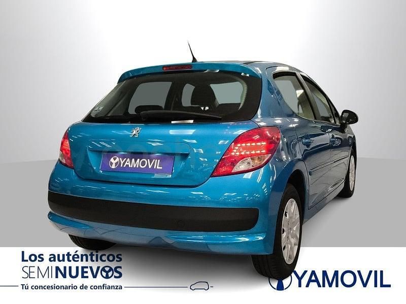 Usado Peugeot 207 68 CV (50 kW) 2013 Azul Berlina