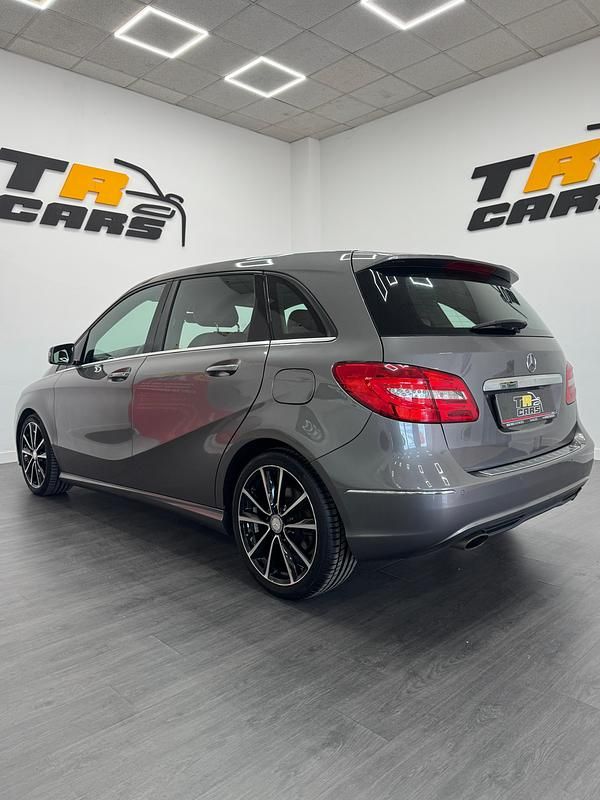 Usado Mercedes B220 170 CV (125 kW) 2014 Marron Monovolumen