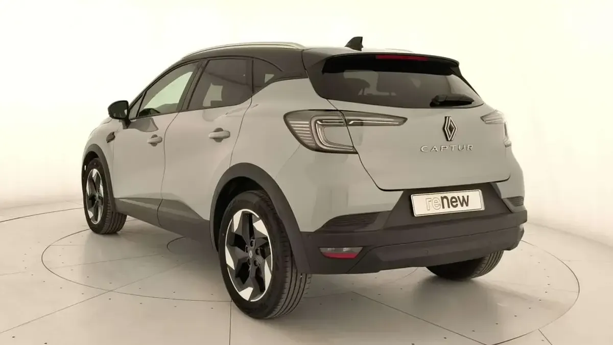 Usado Renault Captur Techno 101 CV (74 kW) 2025 Gris SUV