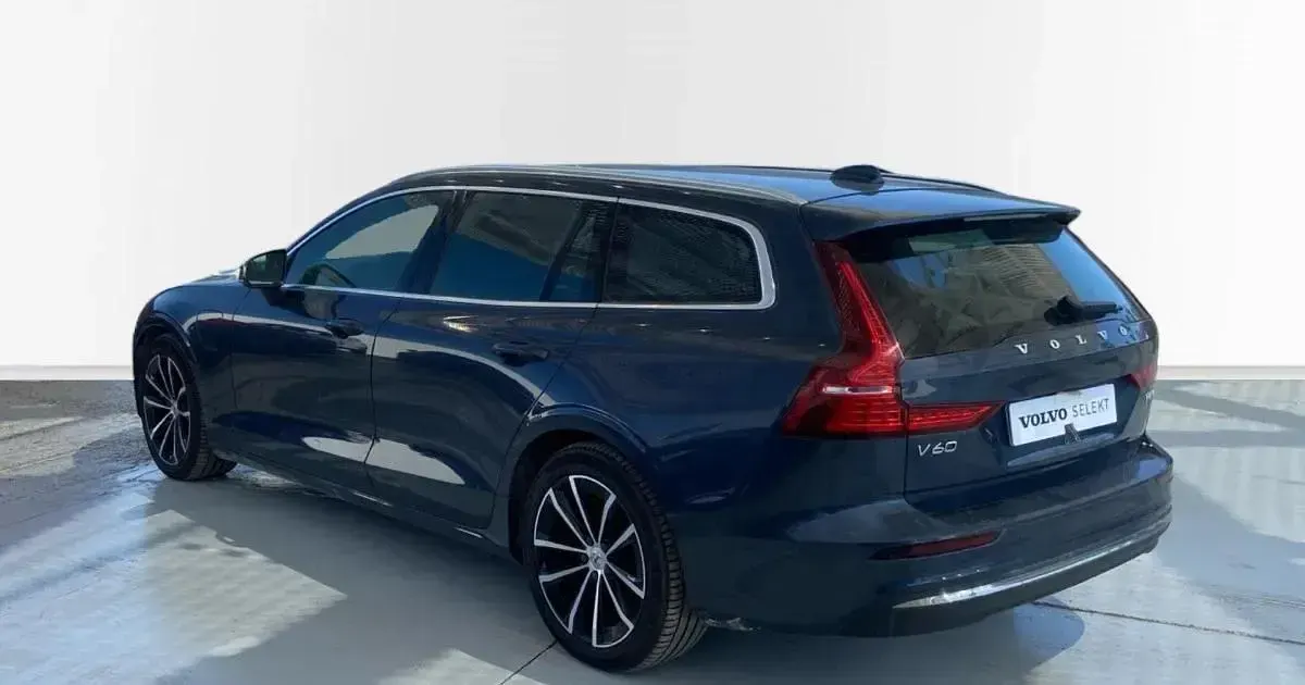 Usado Volvo V60 Core 350 CV (257 kW) 2025 Familiar