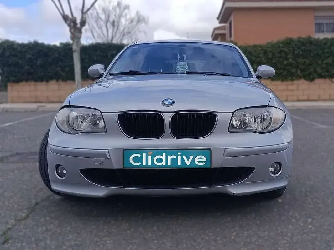 Usado BMW 120 177 CV (130 kW) 2005 Gris Utilitario