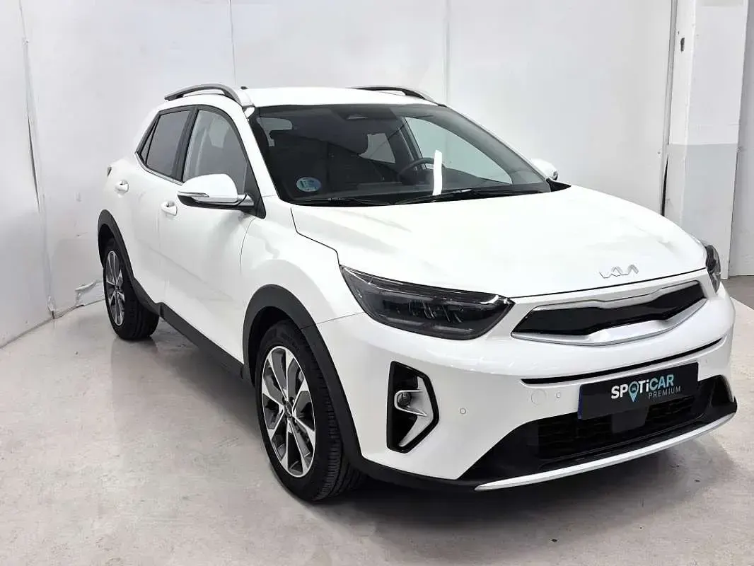 Usado Kia Stonic Style 101 CV (74 kW) 2023 Blanco SUV