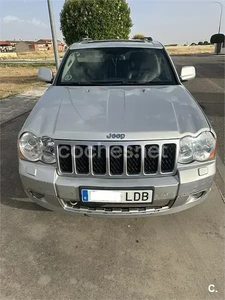 Usado Jeep Grand Cherokee Overland 218 CV (160 kW) 2010 Gris / plata SUV
