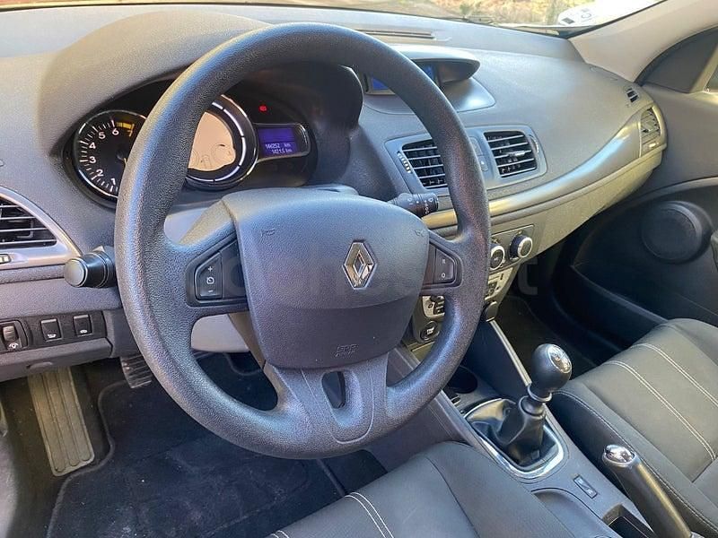 Usado Renault Mégane Intens 115 CV (84 kW) 2015 Negro Berlina