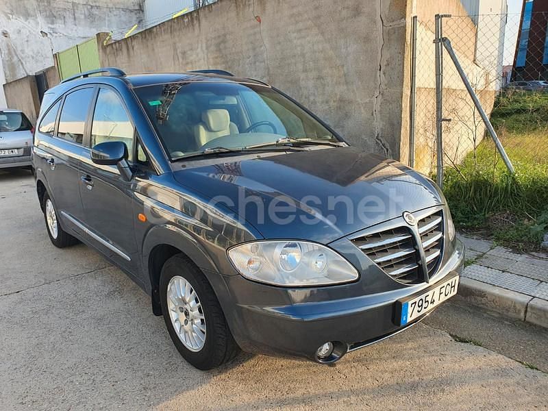 Usado Ssangyong (KGM) Rodius 165 CV (121 kW) 2006 Azul Monovolumen