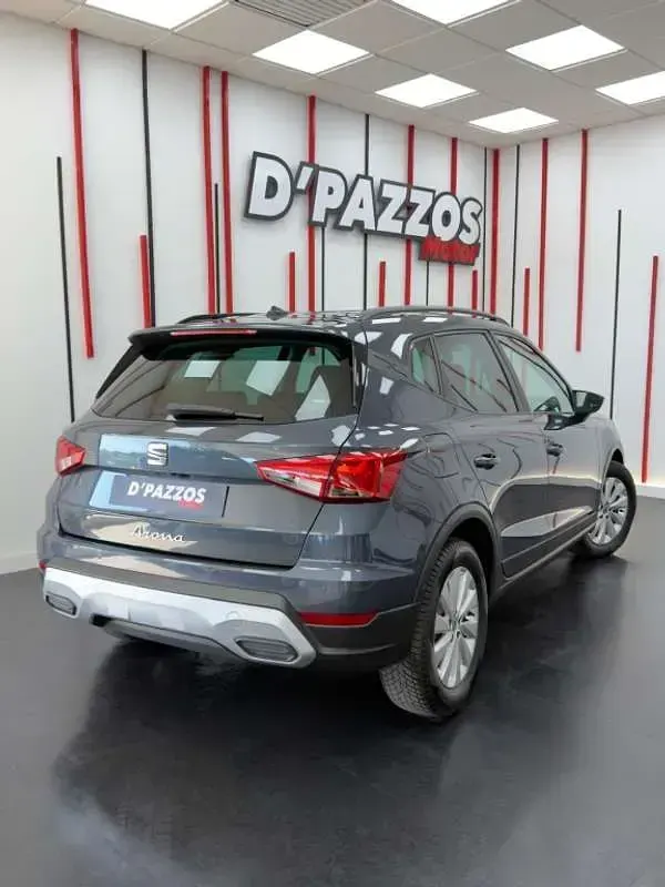 Usado Seat Arona Xperience 110 CV (80 kW) 2022 Gris SUV