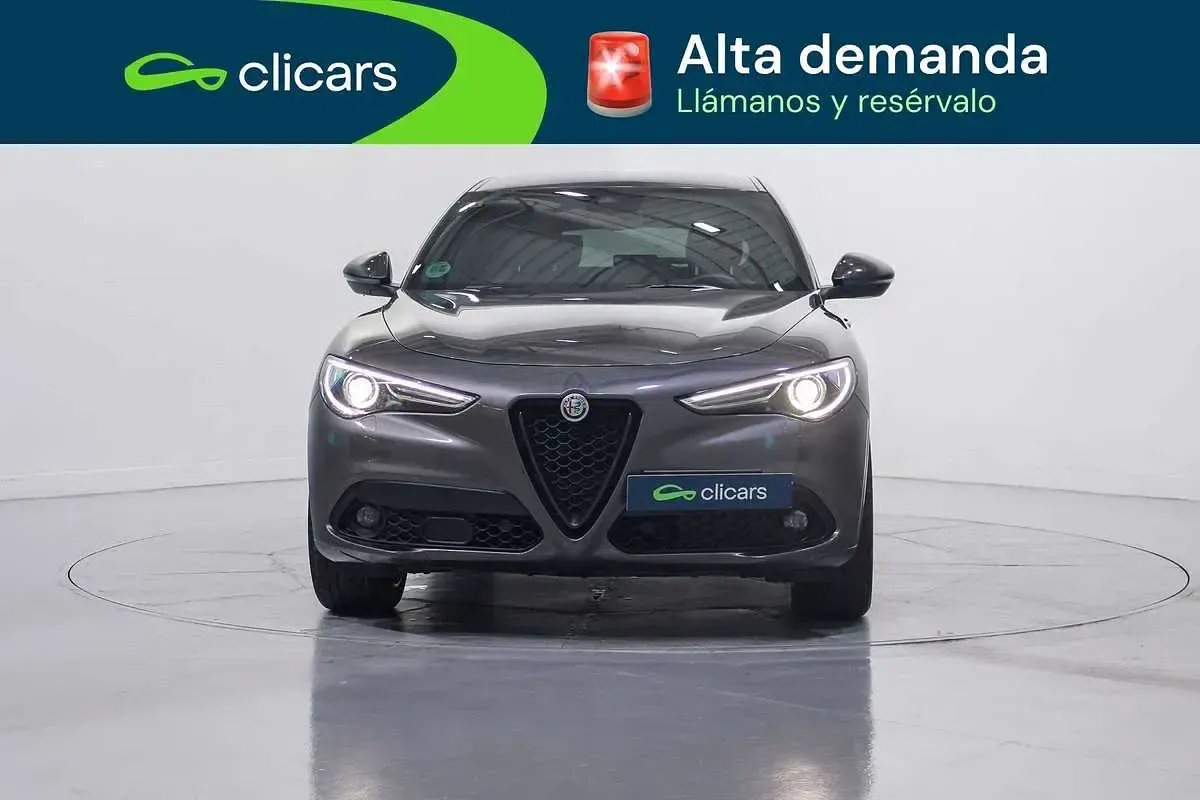 Usado Alfa Romeo Stelvio Ti 209 CV (153 kW) 2021 Gris SUV