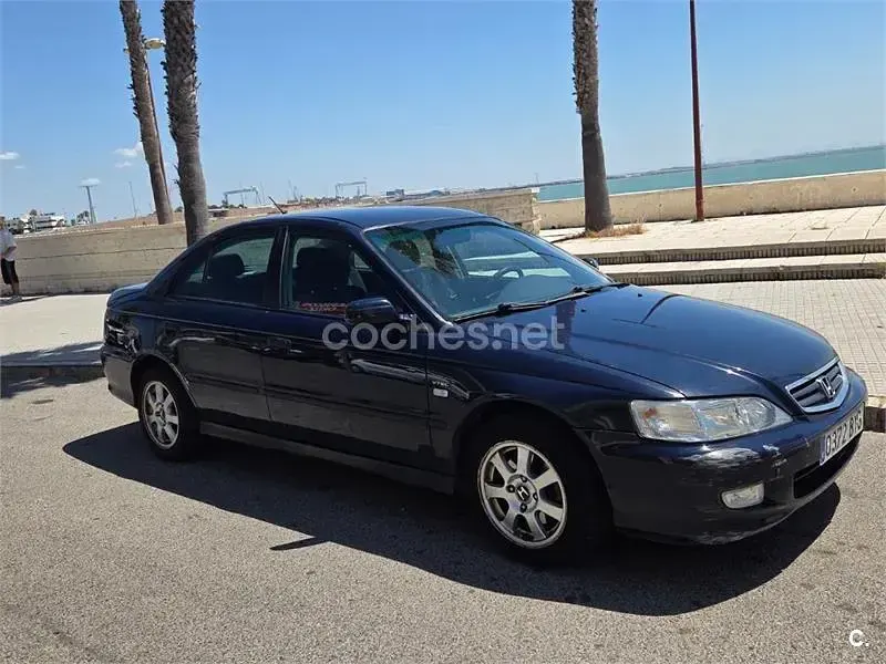 Usado Honda Accord LS 136 CV (100 kW) 2002 Azul Berlina