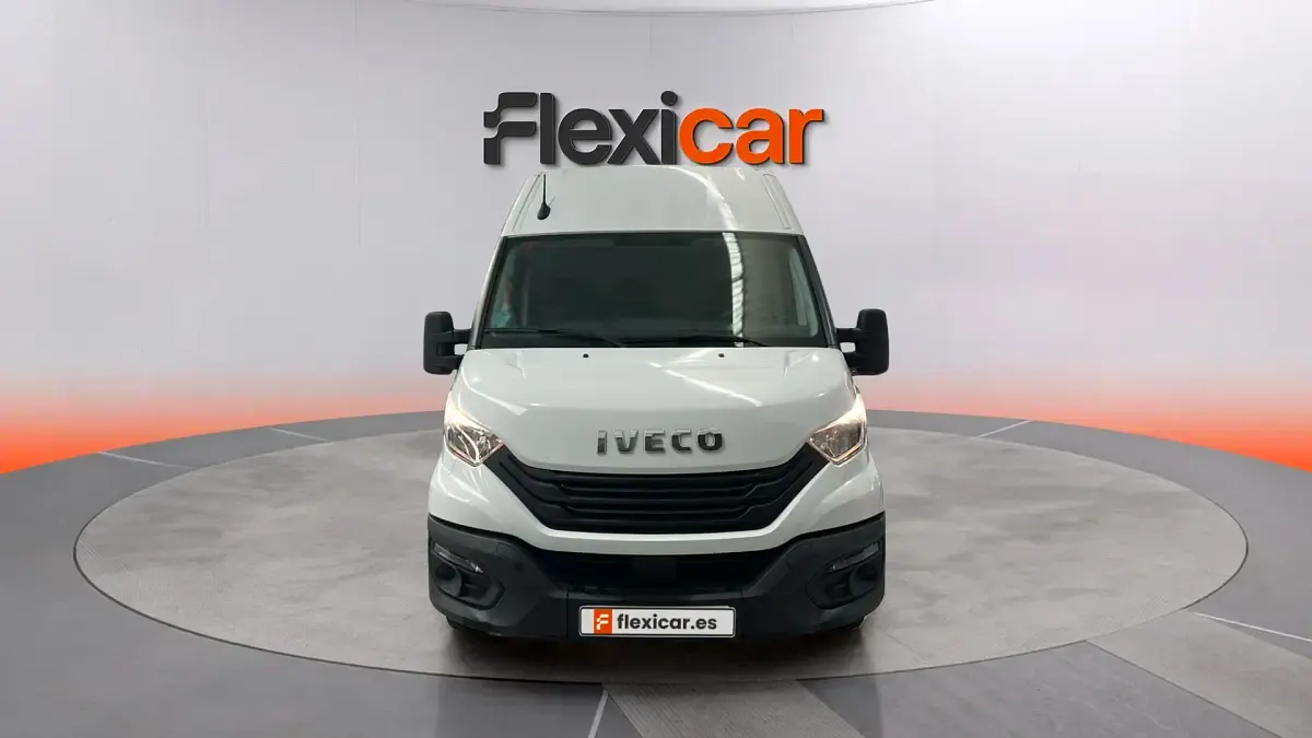 Usado Iveco Daily 156 CV (114 kW) 2023 Blanco Van