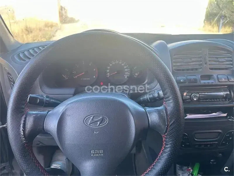 Usado Hyundai Santa Fe Style 125 CV (91 kW) 2004 Negro SUV