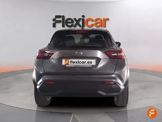 Usado Nissan Juke Acenta 114 CV (83 kW) 2022 Gris SUV