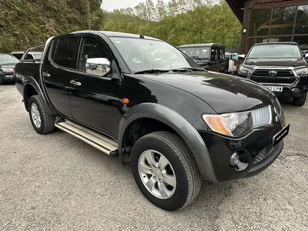 Usado Mitsubishi L200 Intense+ 136 CV (100 kW) 2006 Negro Pickup/Camioneta