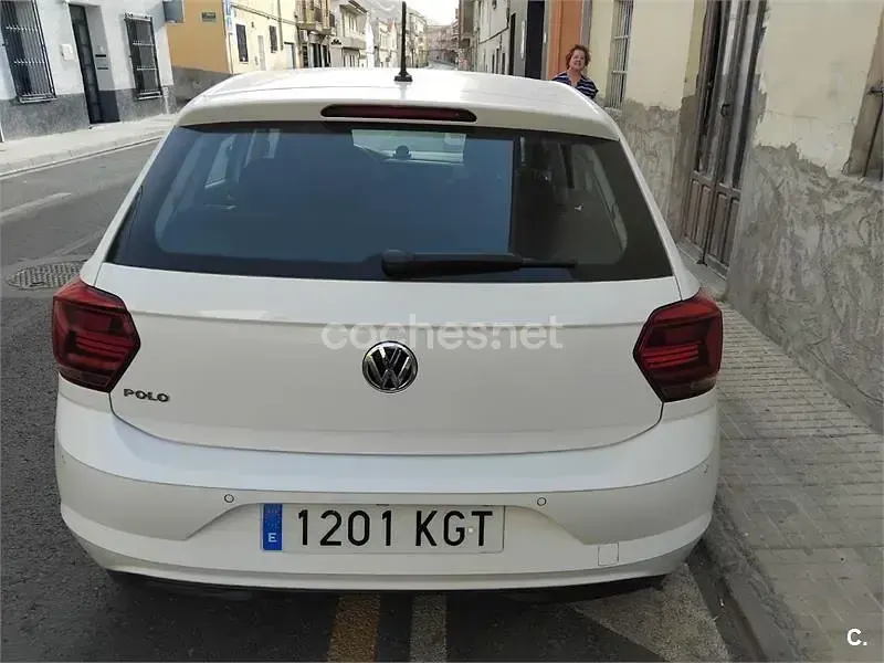 Usado VW Polo Advance 95 CV (69 kW) 2018 Blanco Utilitario
