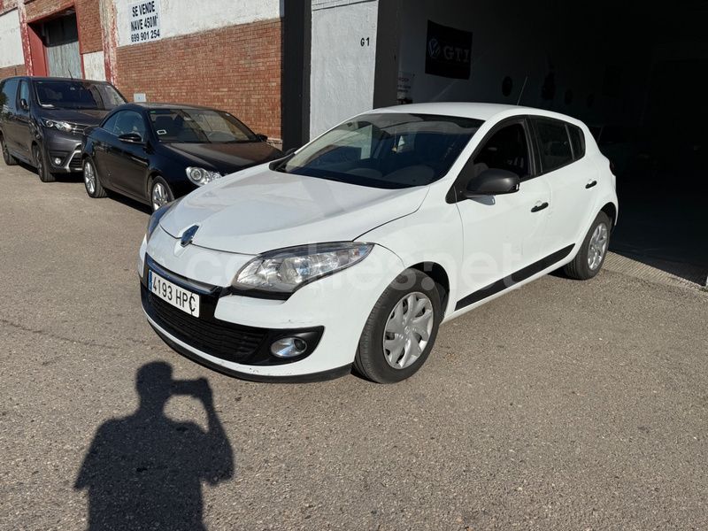 Blanco Usado 2013 Renault Mégane III Authentique Berlina | 3990 € (Buen precio) - Imagen 1/4