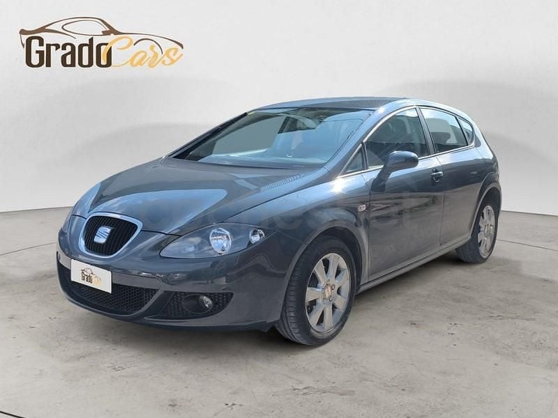 Usado Seat Leon Stylance 105 CV (77 kW) 2008 Gris / plata Utilitario