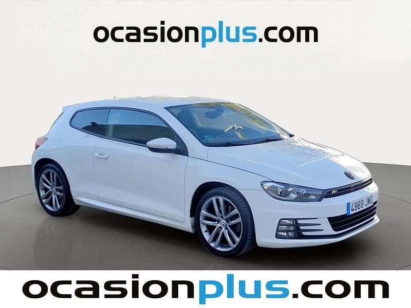 Begagnad VW Scirocco R-line 180 HK (132 kW) 2016 Vit Sportkupé