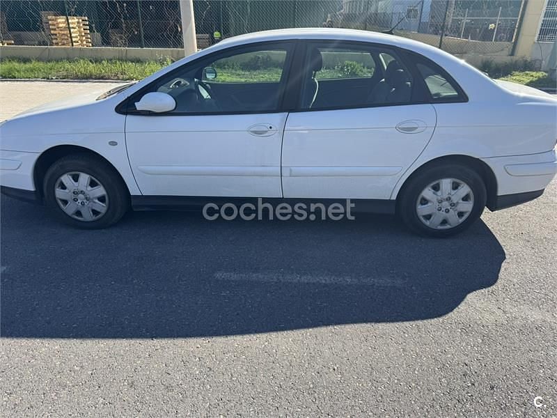 Usado Citroën C5 90 CV (66 kW) 2003 Blanco Berlina