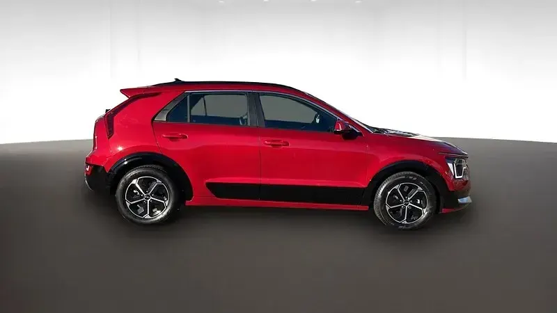 Begagnad Kia Niro 183 HK (134 kW) 2023 Röd SUV