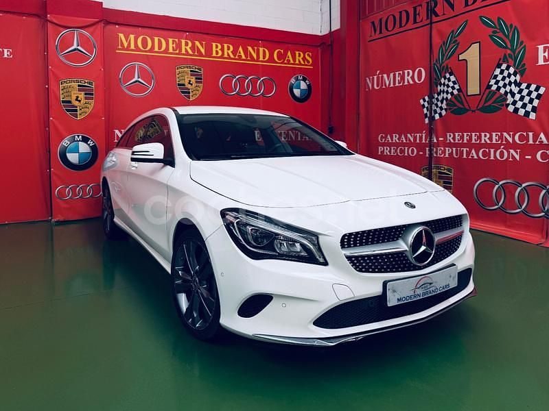 Usado Mercedes CLA200 Shooting Brake 136 CV (100 kW) 2018 Blanco Familiar